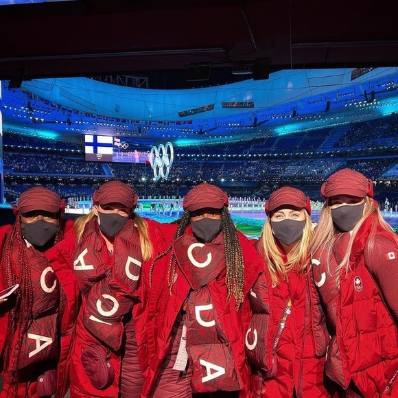 Lululemon x Team Canada Down Filled Insulated Quilted Scarf * Black - Picture 5 of 8